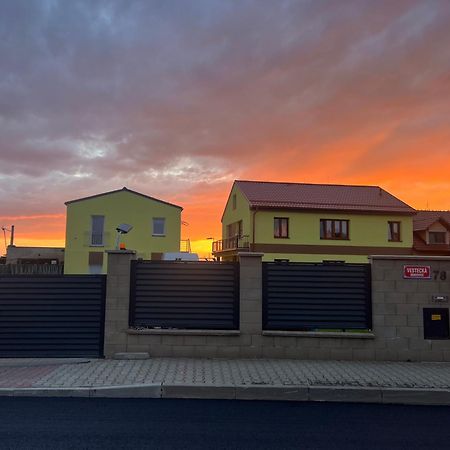 Apartment Golden Prague 78 Vestec  외부 사진