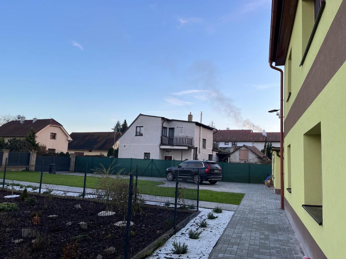 Apartment Golden Prague 78 Vestec  외부 사진