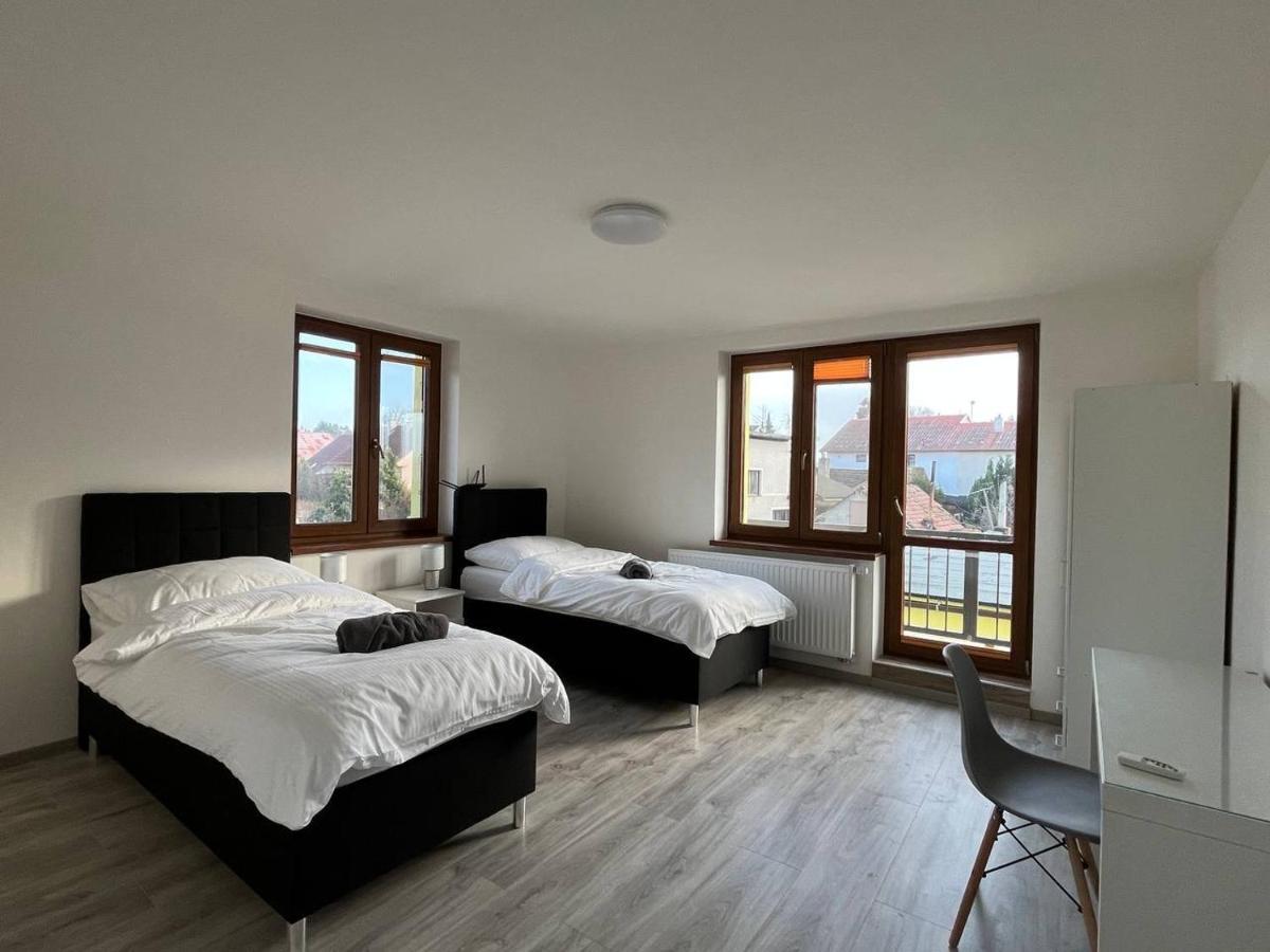 Apartment Golden Prague 78 Vestec  외부 사진