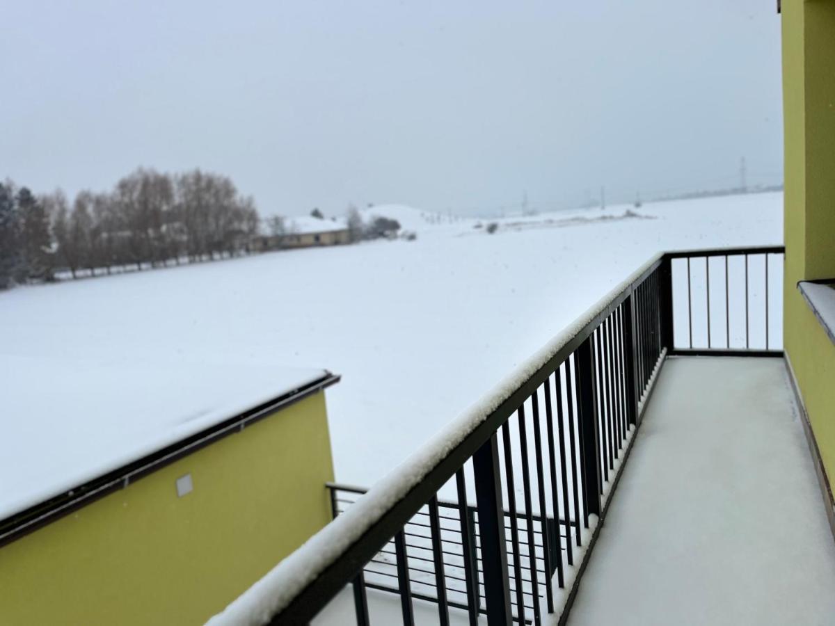 Apartment Golden Prague 78 Vestec  외부 사진