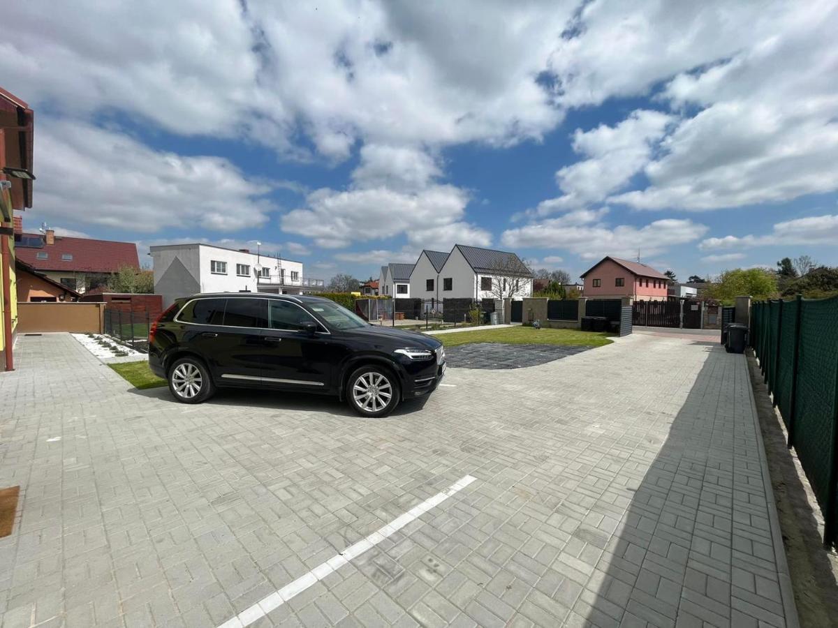 Apartment Golden Prague 78 Vestec  외부 사진