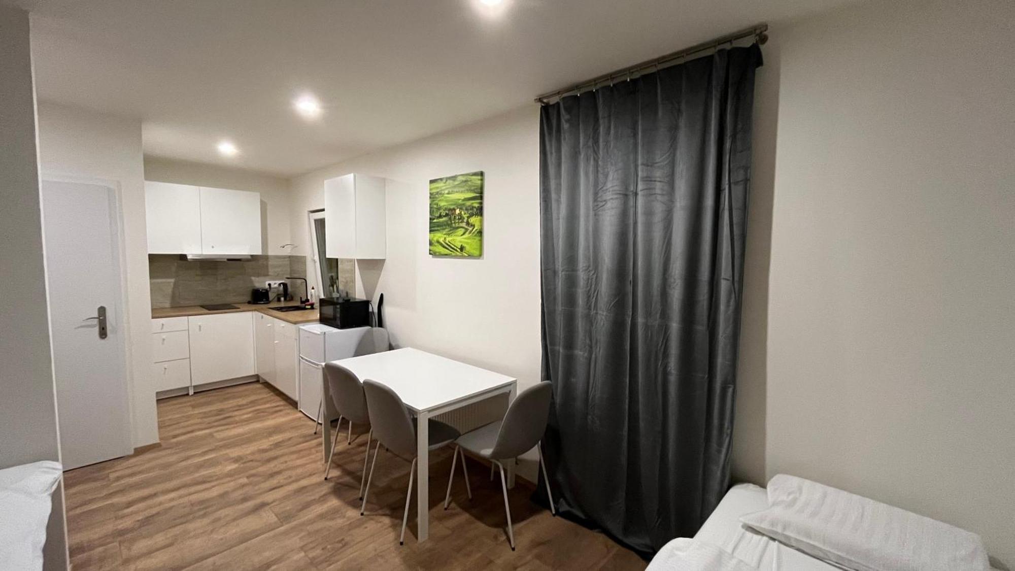 Apartment Golden Prague 78 Vestec  외부 사진